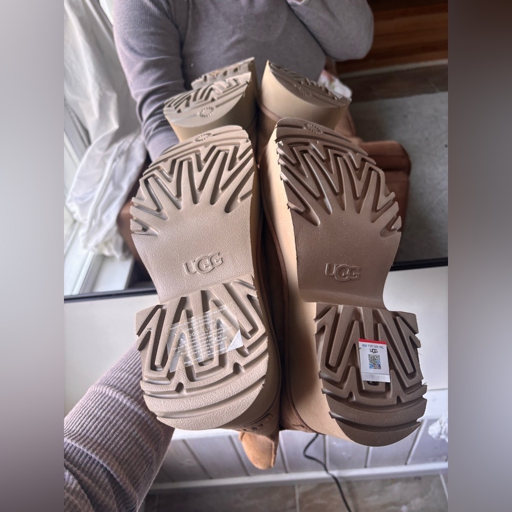 UGG | New withoutbox classsix twin seam new heights boot | size 10 - Picture 7 of 8